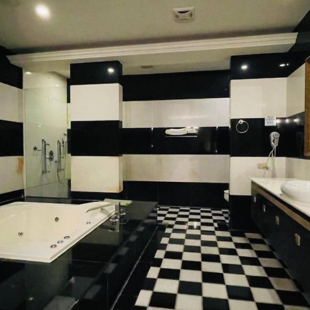 Royal Garden Motel - Chiayi Branch Kültér fotó