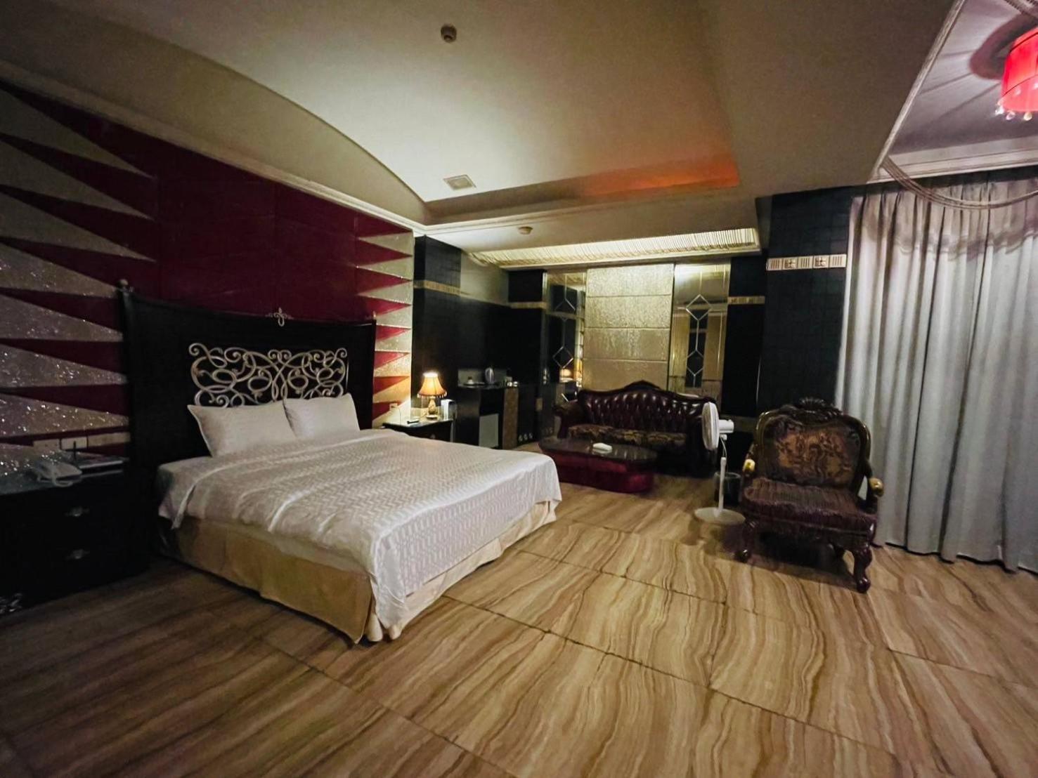 Royal Garden Motel - Chiayi Branch Kültér fotó