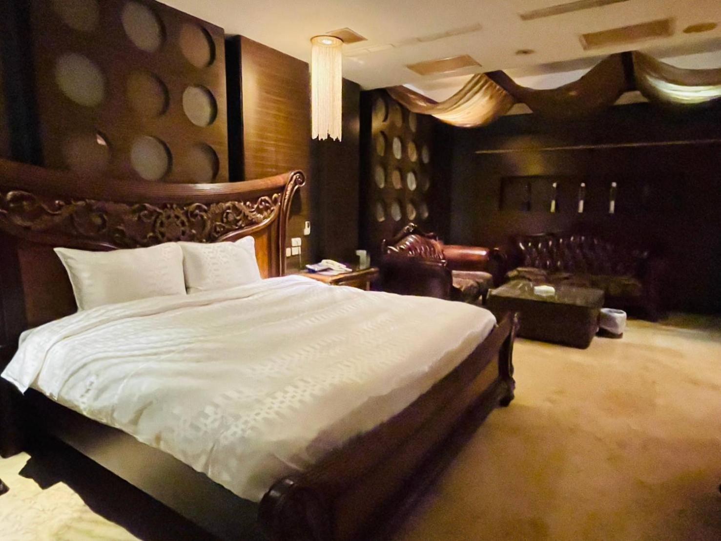 Royal Garden Motel - Chiayi Branch Kültér fotó